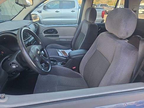 Used 2009 Chevrolet TrailBlazer LT image 3