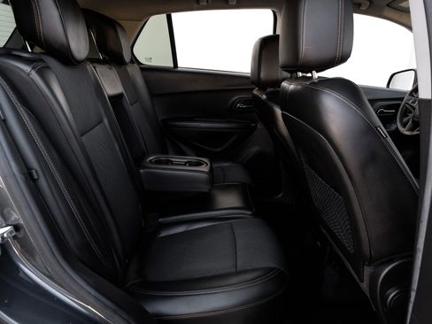 Used 2021 Chevrolet Trax LT image 36