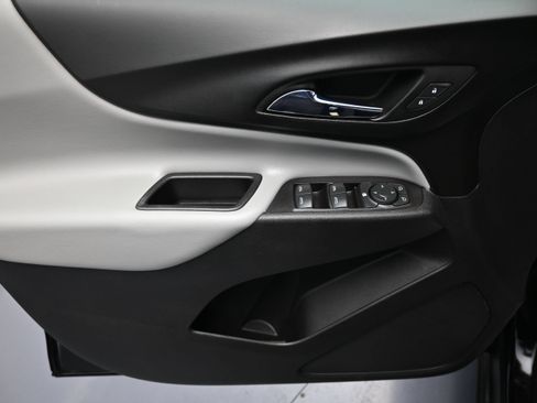 Used 2022 Chevrolet Equinox LS w/ LS Convenience Package FWD image 24