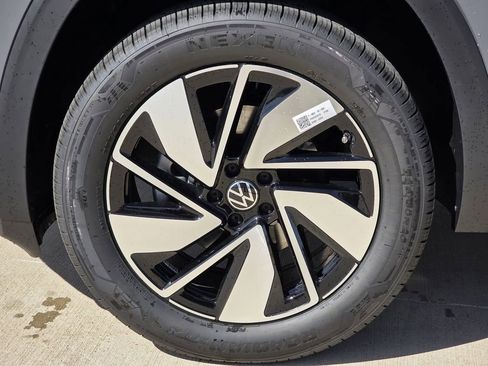 New 2026 Volkswagen Atlas SE image 7