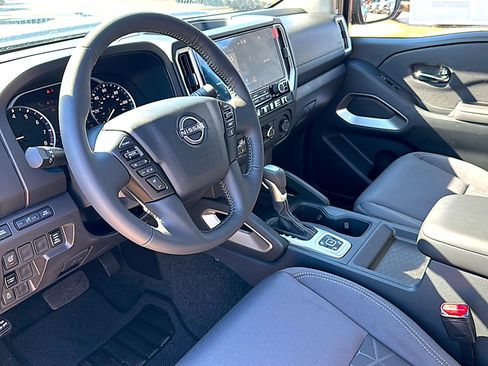 New 2026 Nissan Frontier SV w/ SV Convenience Package image 9