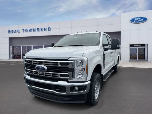 New 2025 Ford F350 XL w/ XL Chrome Package image 3