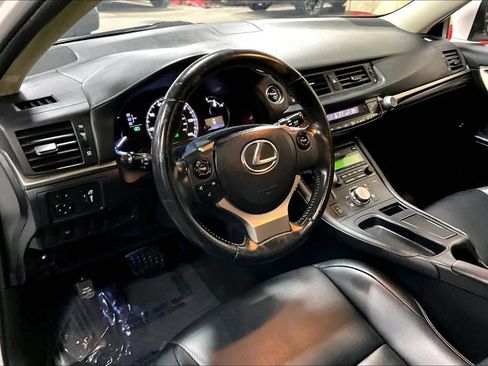 Used 2014 Lexus CT 200h image 17