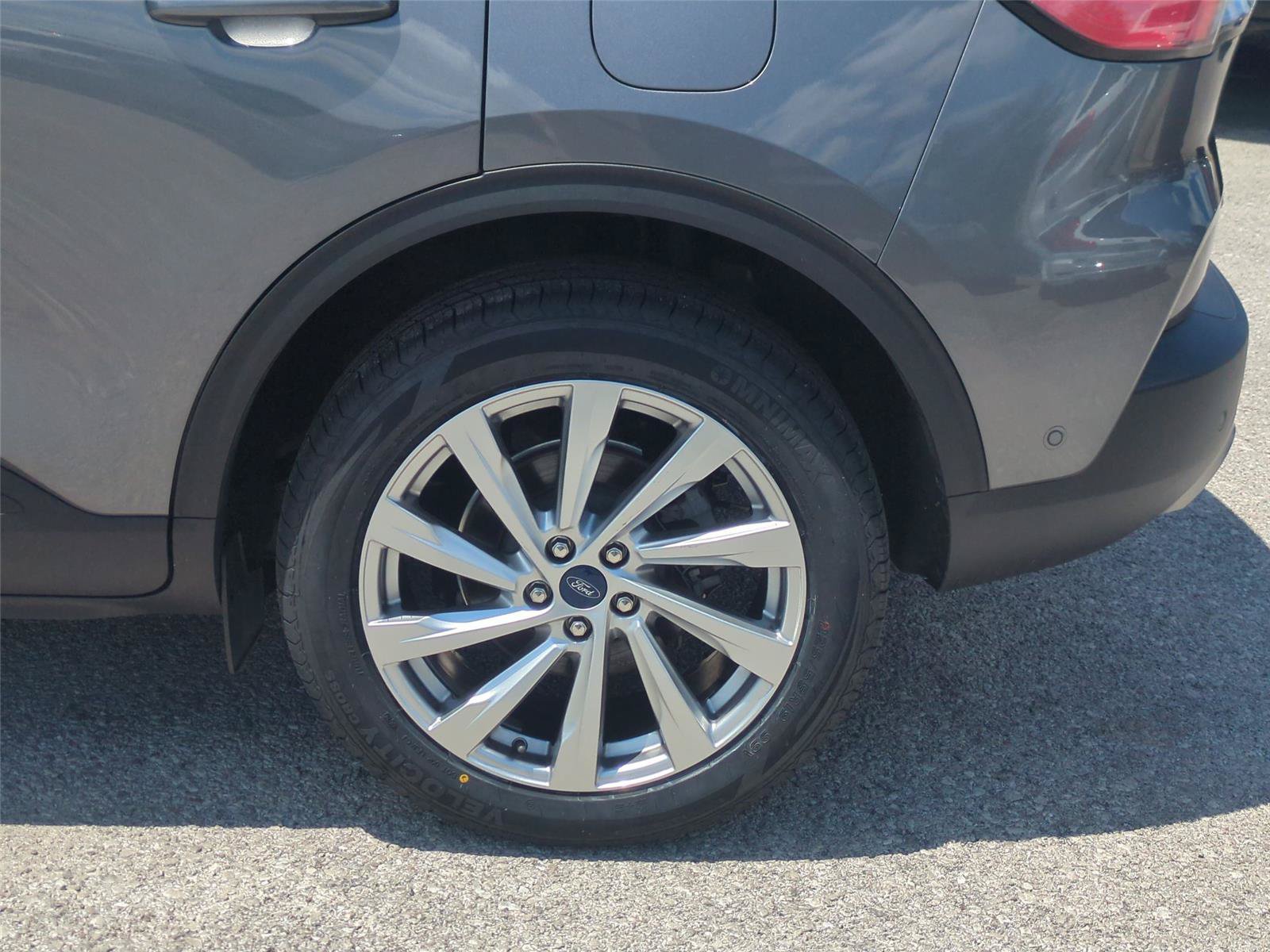 Used 2022 Ford Escape Titanium w/ Titanium Elite Package AWD/4WD image 11