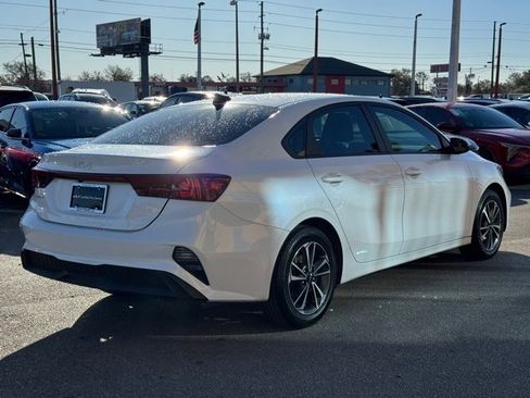 Used 2024 Kia Forte LXS w/ LXS Technology Package image 5