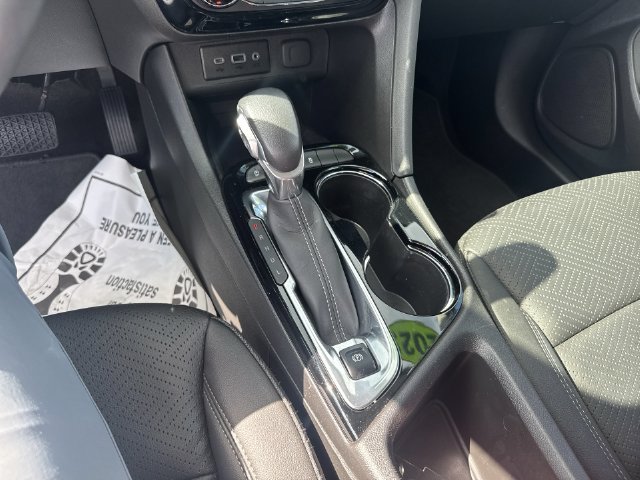 Used 2023 Buick Encore GX Essence w/ Experience Buick Package FWD image 15