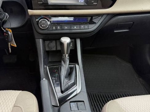 Used 2015 Toyota Corolla LE FWD image 14