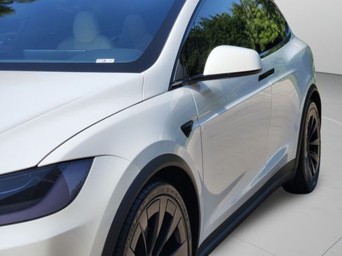 Used 2022 Tesla Model X Plaid AWD/4WD image 33