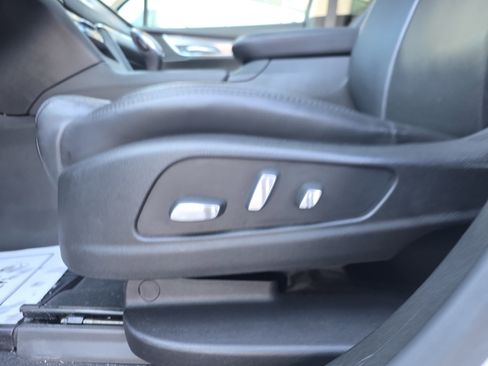 Used 2018 Cadillac XT5 Luxury w/ Driver Awareness Package image 18