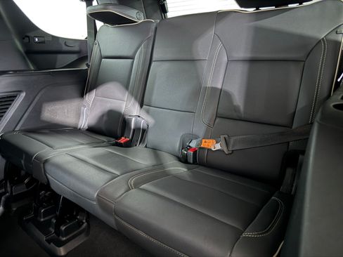 Used 2023 Chevrolet Tahoe Premier AWD/4WD image 39