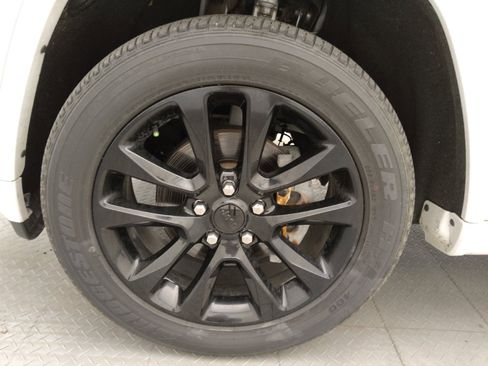 Used 2020 Jeep Grand Cherokee Altitude RWD image 31