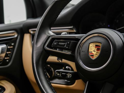 Used 2024 Porsche Macan AWD/4WD image 20