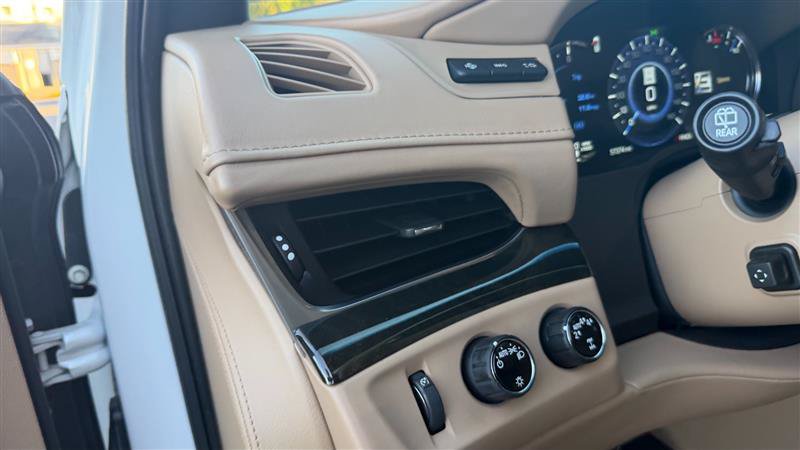 Used 2020 Cadillac Escalade Platinum AWD/4WD image 34