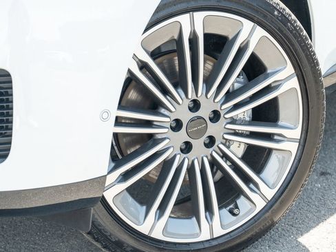 New 2026 Land Rover Range Rover SE AWD/4WD image 9
