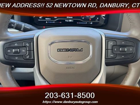 Used 2023 GMC Yukon XL Denali AWD/4WD image 17