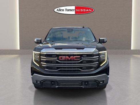 Used 2025 GMC Sierra 1500 SLT AWD/4WD image 4
