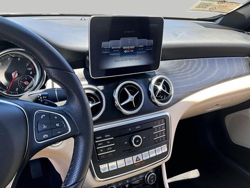 Used 2018 Mercedes-Benz GLA 250 4MATIC image 6