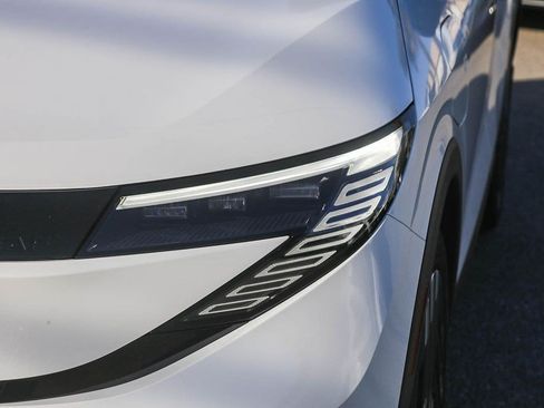 New 2026 Nissan Leaf w/ Illuminated Package FWD image 4