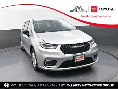 Used 2024 Chrysler Pacifica Touring-L