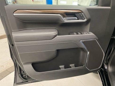 Used 2025 Chevrolet Silverado 1500 RST AWD/4WD image 24