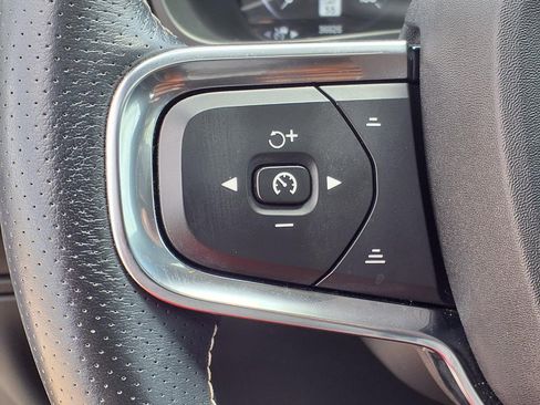 Used 2021 Volvo XC40 T5 R-Design AWD/4WD image 18