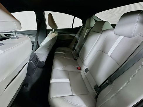 Used 2025 Toyota Camry SE FWD image 14