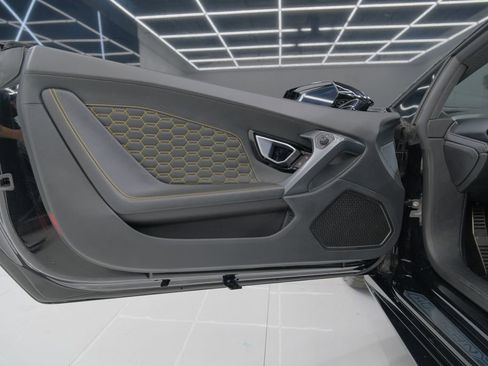 Used 2019 Lamborghini Huracan LP 580-2 image 38