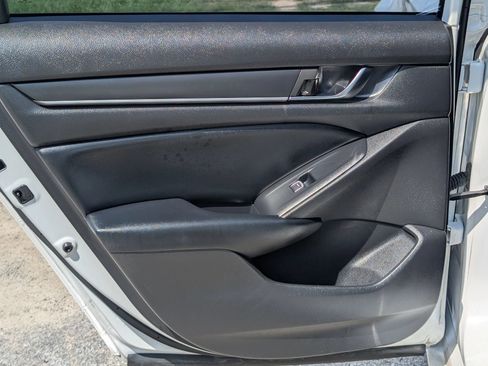 Used 2018 Honda Accord Sport image 28