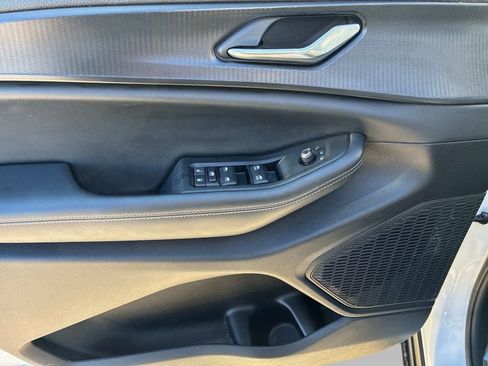 Used 2024 Jeep Grand Cherokee L Altitude image 21