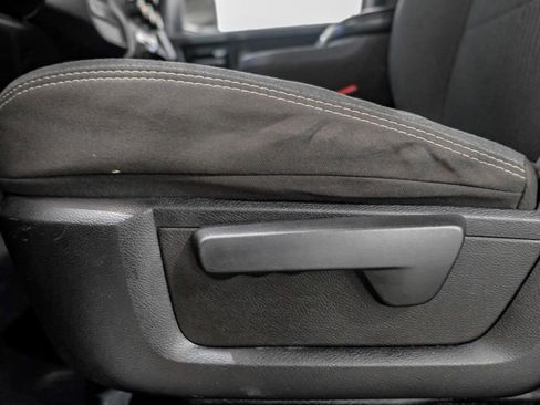 Used 2024 RAM 3500 Tradesman w/ Chrome Appearance Group image 32