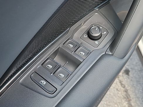 New 2026 Volkswagen Tiguan SEL R-Line AWD/4WD image 6