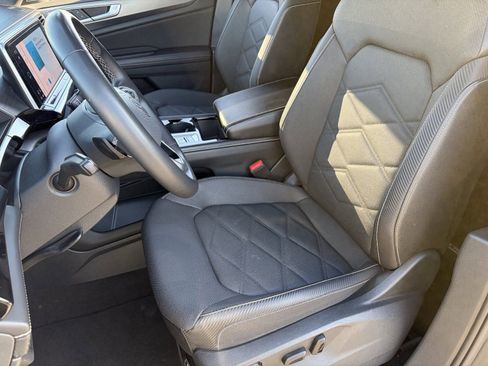 Used 2024 Volkswagen Atlas Cross Sport SE FWD image 21