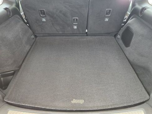 Certified 2025 Jeep Grand Cherokee Summit AWD/4WD image 32