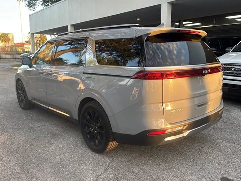 Used 2023 Kia Carnival SX FWD image 5