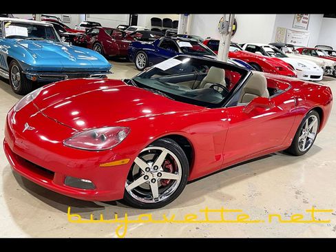 Used 2008 Chevrolet Corvette Convertible w/ Preferred Equipment Group RWD image 2