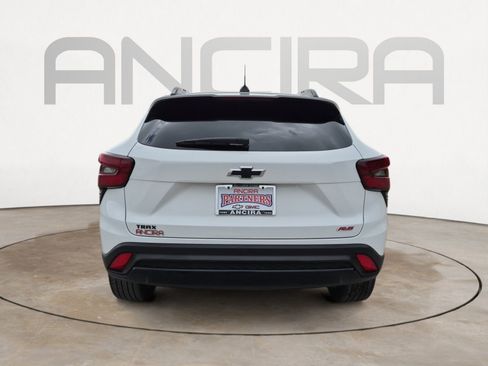 Used 2025 Chevrolet Trax RS w/ Driver Confidence Package image 9