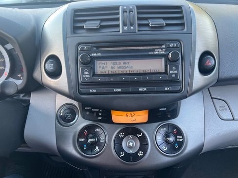 Used 2012 Toyota RAV4 Limited image 28
