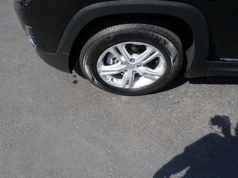 Used 2019 GMC Terrain SLE image 36