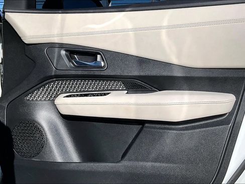 Used 2023 Nissan Ariya FWD image 24