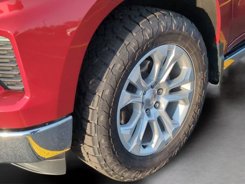 Used 2023 Chevrolet Silverado 1500 LTZ w/ LTZ Premium Package image 11