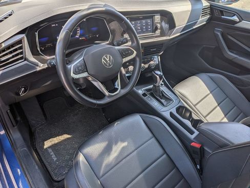 Used 2023 Volkswagen Jetta SE w/ Panoramic Sunroof Package FWD image 11