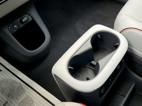 Used 2024 Hyundai Ioniq 5 Limited image 17