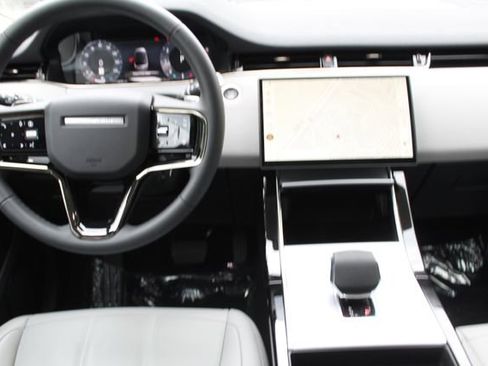 Used 2024 Land Rover Range Rover Evoque S image 4