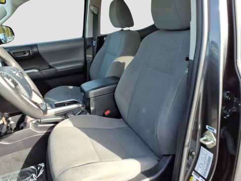 Used 2020 Toyota Tacoma SR5 image 18