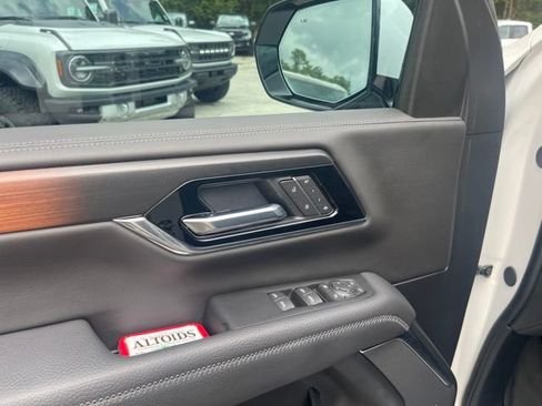 Used 2025 GMC Yukon XL Denali w/ Sun & Power Step Package AWD/4WD image 38