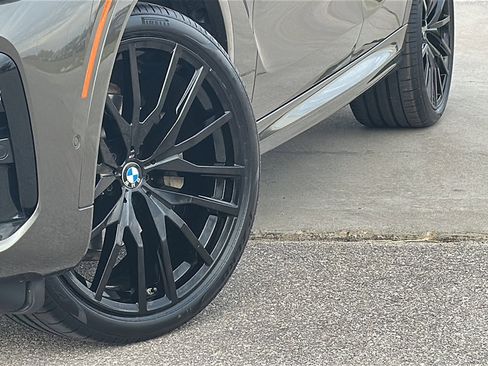Used 2021 BMW X6 sDrive40i w/ M Sport Package image 3