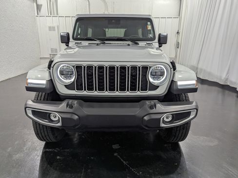 Used 2024 Jeep Wrangler Unlimited Sahara image 4