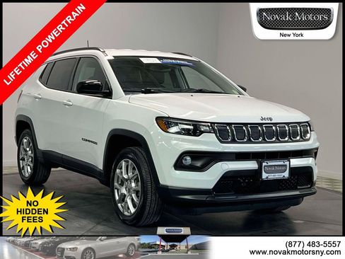 Used 2022 Jeep Compass Latitude AWD/4WD image 1
