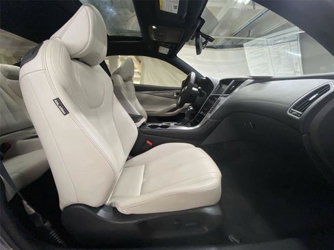 Used 2017 INFINITI Q60 2.0t w/ Premium Plus Package 2.0T AWD/4WD image 30