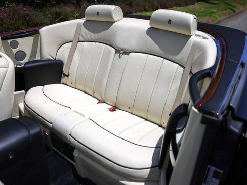 Used 2015 Rolls-Royce Phantom Drophead Coupe image 33